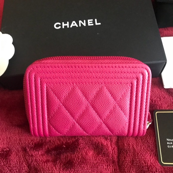 Chanel O-Coin wallet in FUCHSIA!! Boy style - Picture 2 of 7
